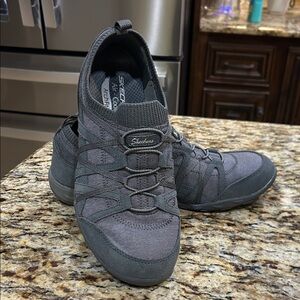 NWOT Skechers Air-Cooled ArchFit Womens Charcoal Sneakers